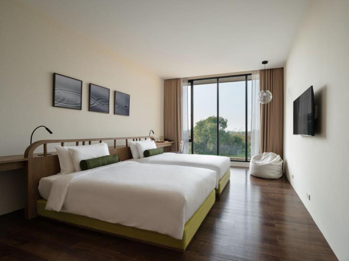 Neera Retreat Hotel Накхон Патом Екстериор снимка