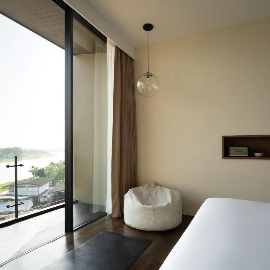 Neera Retreat Hotel Накхон Патом Екстериор снимка