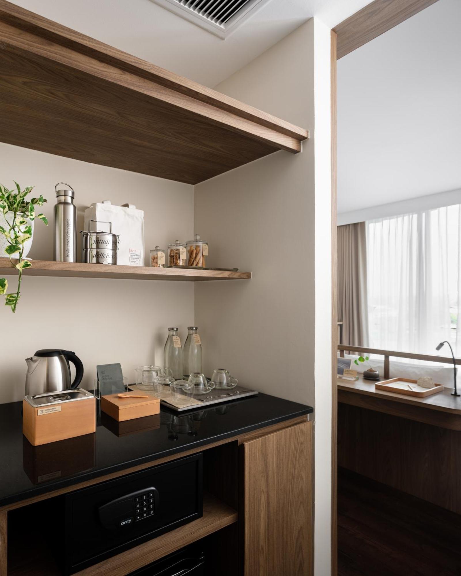 Neera Retreat Hotel Накхон Патом Екстериор снимка